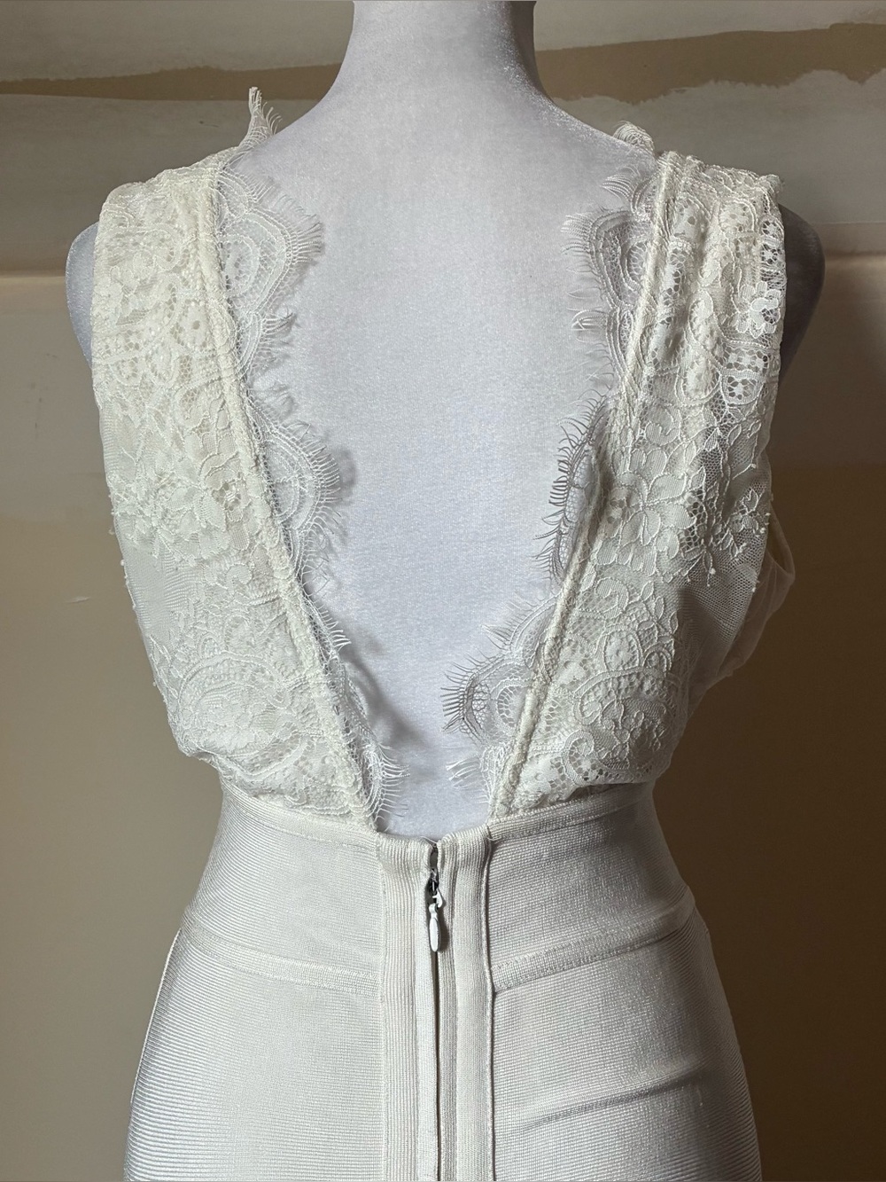 House of CB Ria Ivory Lace Plunge Bridal Cocktail Bodycon Midi Dress Size Small - Picture 8 of 9